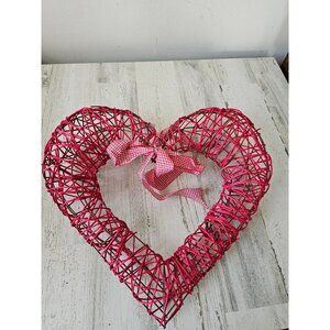 Pier 1 wicker large‎ heart Valentine hanging decor plaid red